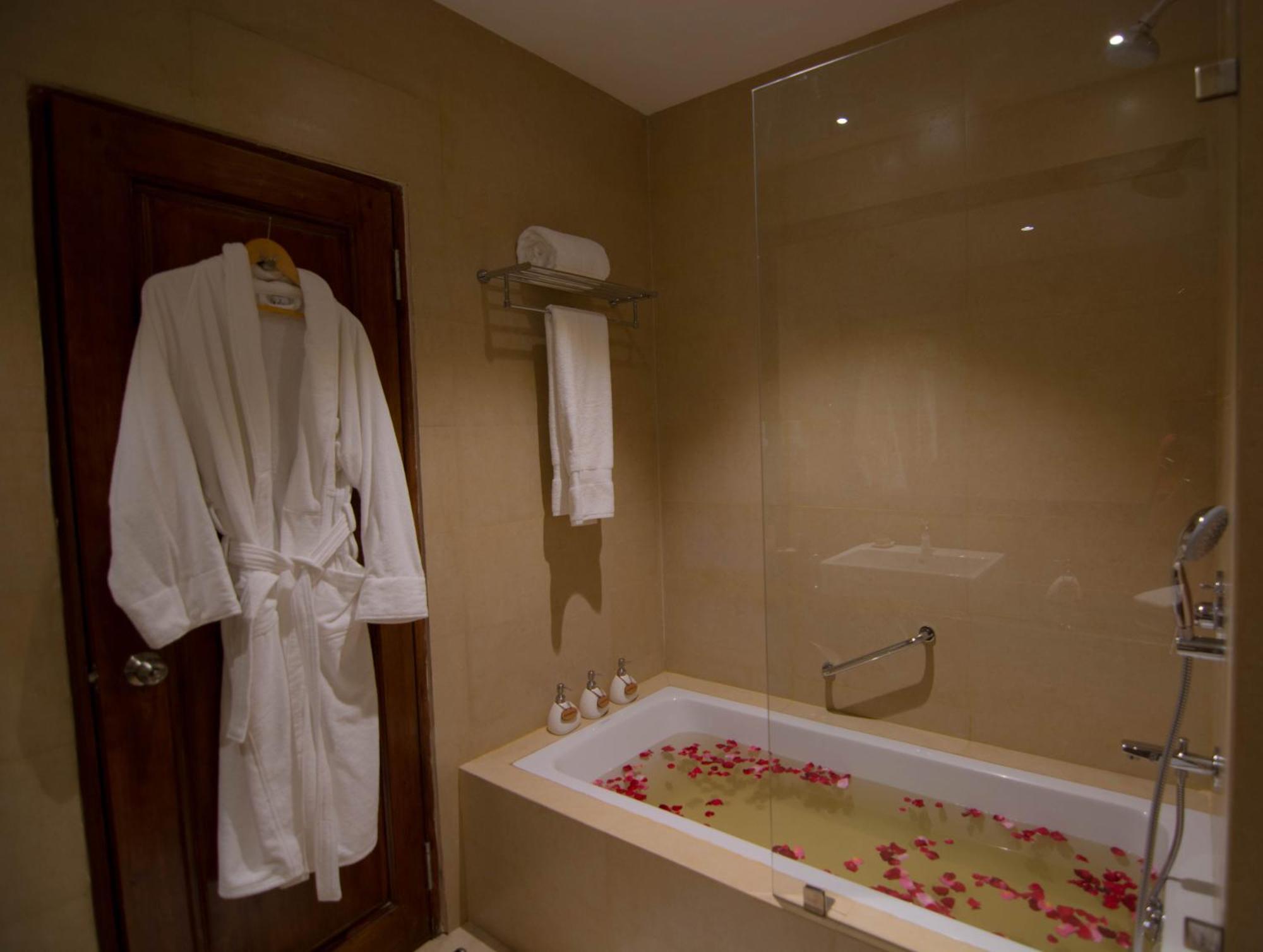 Norkhil Boutique Hotel & Spa Тхимпху Екстериор снимка